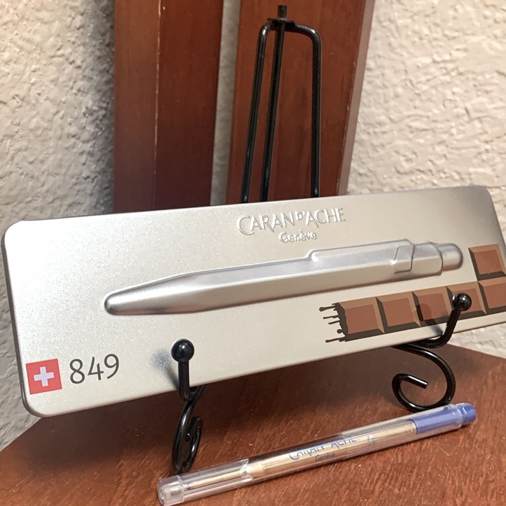 🔹NEW.. CARAN D'ACHE 849 SWISS COLLECTION BALLPOINT PEN - Picture 5 of 5